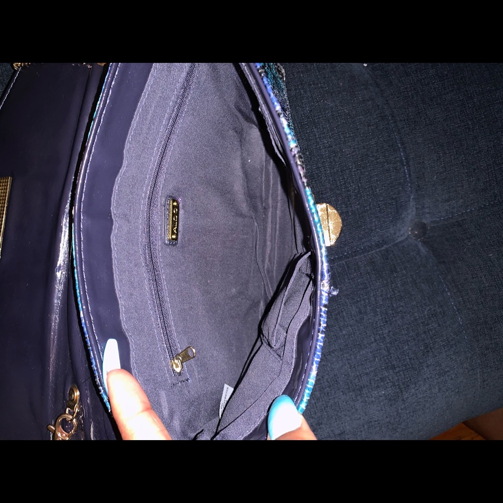 Clutch - Picture 3 of 4